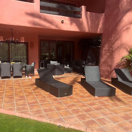 Te Huur 2 Slaapkamers Frontline Strand Complex Estepona Dış mekan fotoğraf