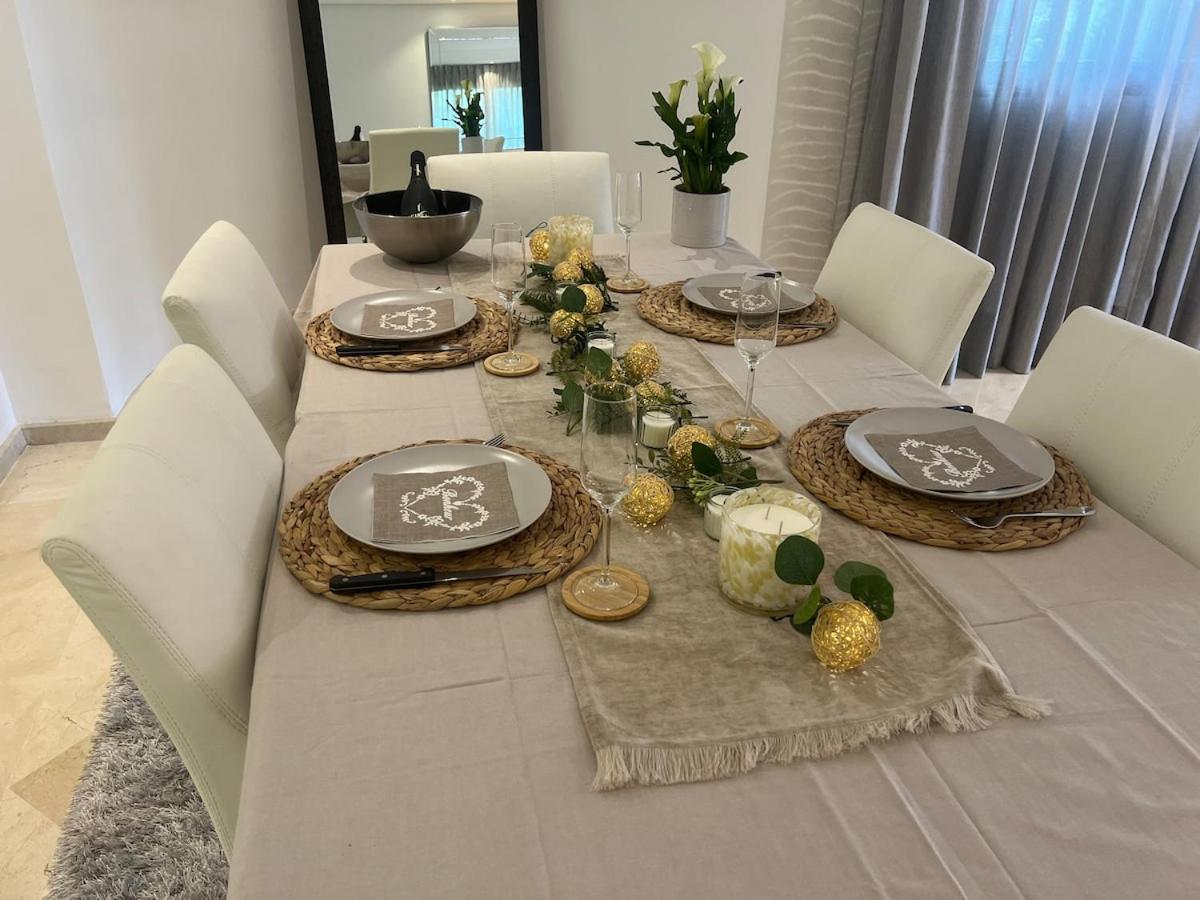 Te Huur 2 Slaapkamers Frontline Strand Complex Estepona Dış mekan fotoğraf