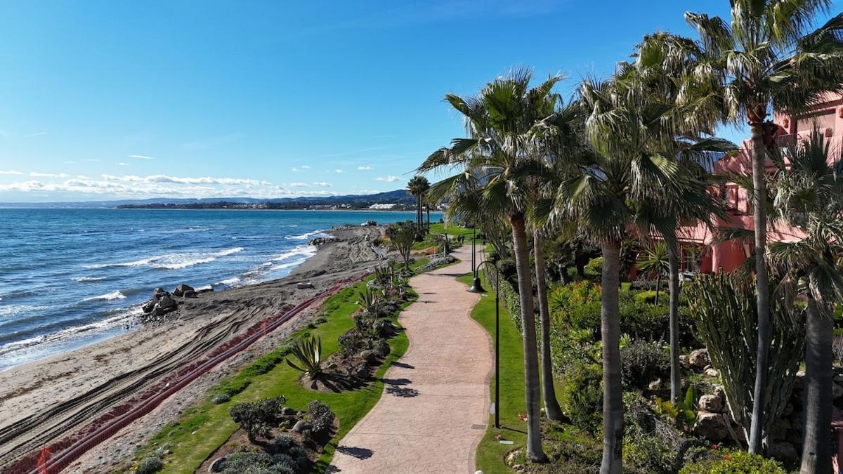 Te Huur 2 Slaapkamers Frontline Strand Complex Estepona Dış mekan fotoğraf
