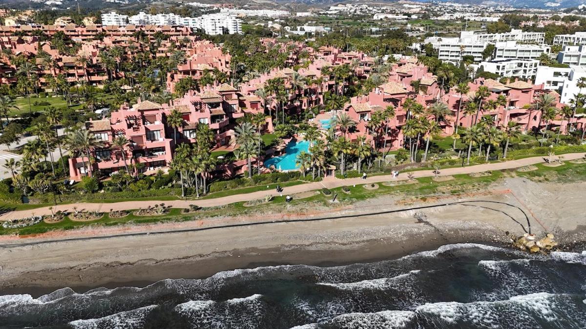 Te Huur 2 Slaapkamers Frontline Strand Complex Estepona Dış mekan fotoğraf