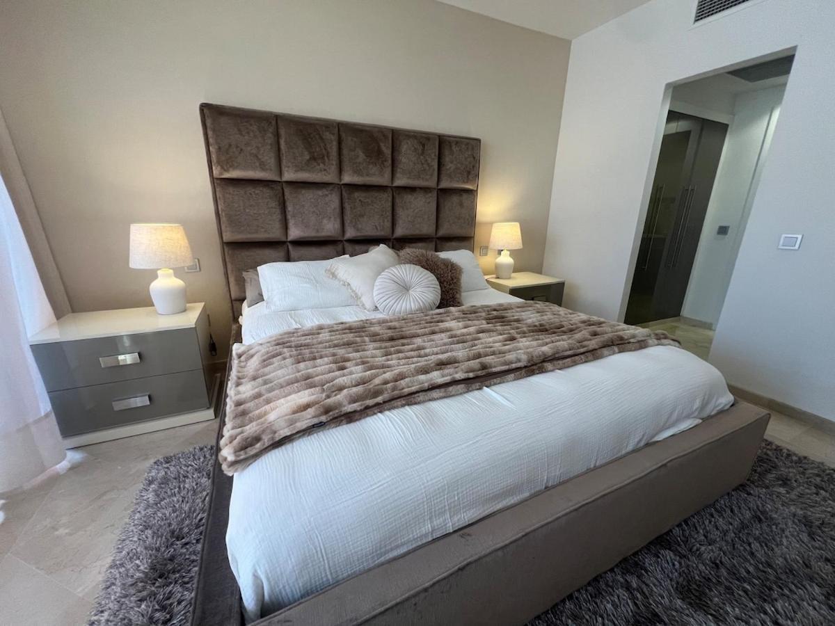 Te Huur 2 Slaapkamers Frontline Strand Complex Estepona Dış mekan fotoğraf