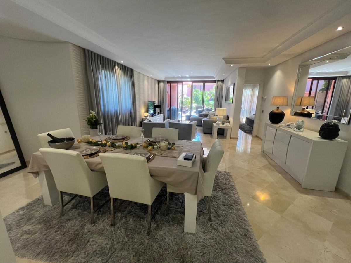 Te Huur 2 Slaapkamers Frontline Strand Complex Estepona Dış mekan fotoğraf