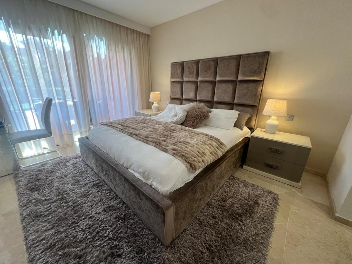 Te Huur 2 Slaapkamers Frontline Strand Complex Estepona Dış mekan fotoğraf